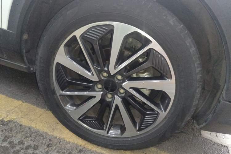 Used Dongfeng Aeolus AX7 2022 Mach Edition 1.5T DCT DF51 Right Front Wheel Hub