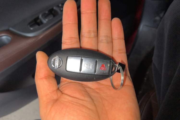 Used Nissan Tiida 2013 1.6L CVT Cool Cafe Edition