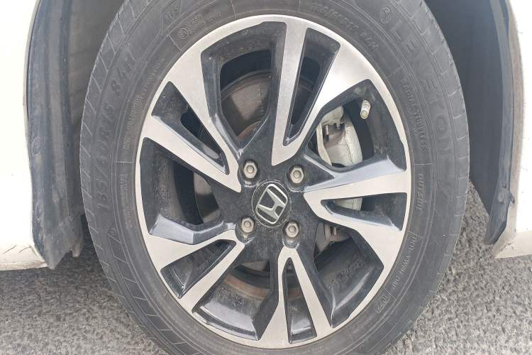 Used Honda Greiz 2016 1.5L CVT Classic Edition Right Front Wheel Hub
