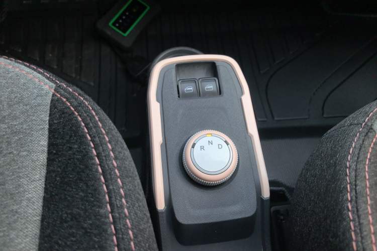 Used Chery QQ Ice Cream 2022 120km Conical Shape Lithium Iron Phosphate