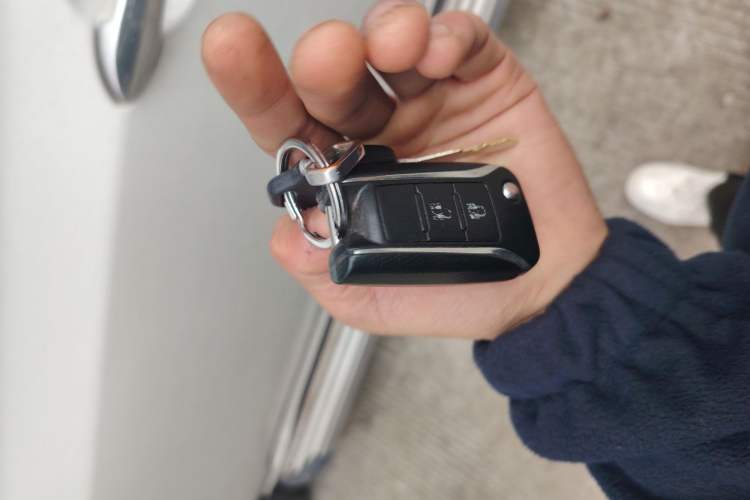 Used Venucia T70 2015 2.0L CVT Smart Edition
