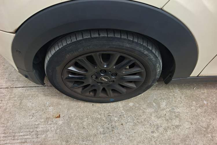 Used MINI 2019 1.5T COOPER Classic Edition Five-Door Version Exterior 4