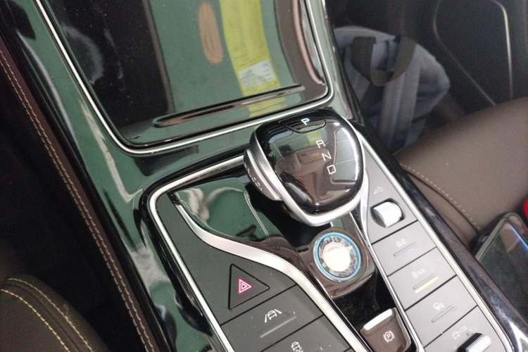 Used BYD Song MAX New Energy 2022 DM-i 105KM Flagship Model Gear Lever