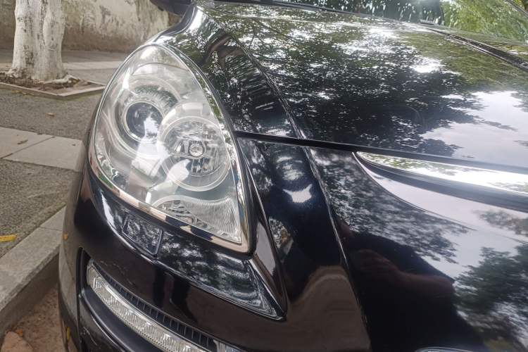 Used Luxgen Great 7 SUV 2014 2.2T Four-Wheel Drive Prestige Version Right Front Headlight