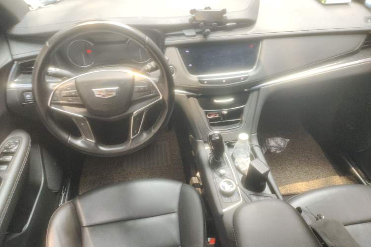 Used Cadillac XT5 2020 Revised Version 28T Luxury Edition Center Console