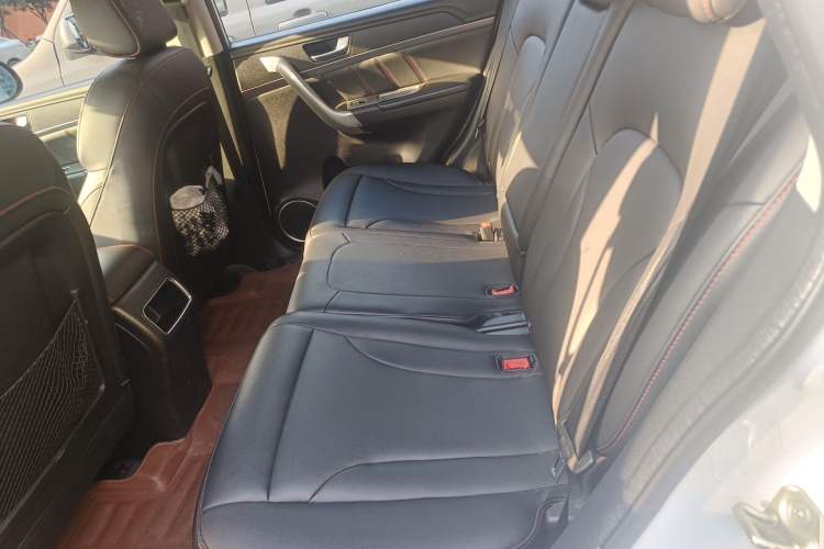 Used Haval H6 2015 Sport Edition 1.5T Automatic Two-Wheel Drive Luxury Model Left Rear Seat