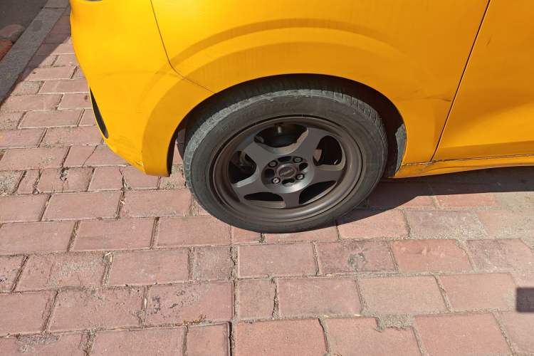 Used Roewe Clever 2021 302 km New Four-Seater Super-Efficient Version
