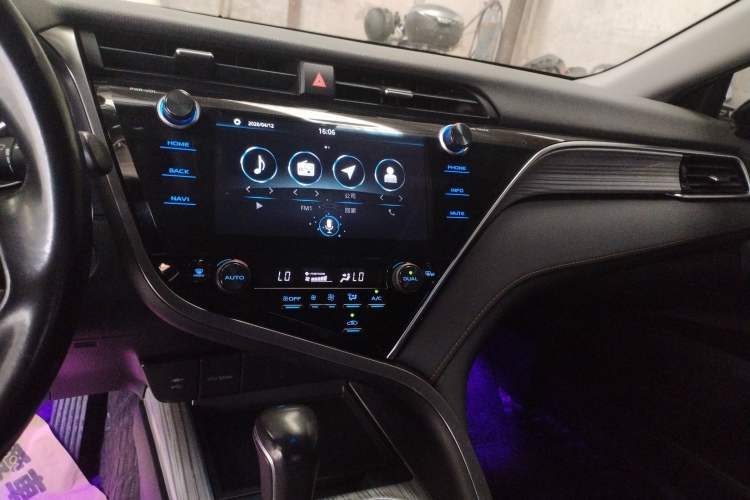 Used Toyota Camry 2019 Dual-Engine 2.5 HG Luxury Edition China VI Standard Audio And AC Panel