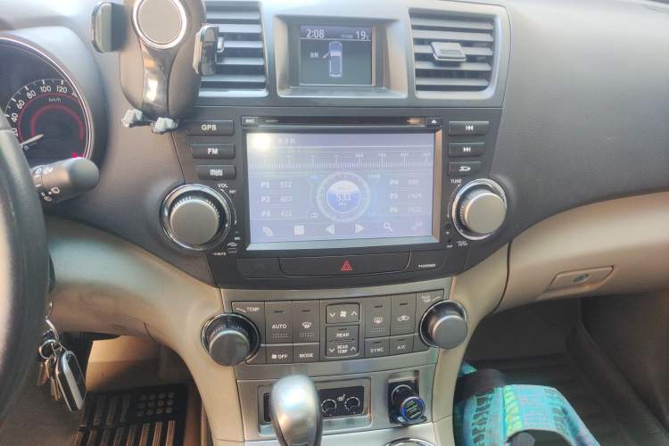 Used Toyota Highlander 2012 2.7L Two-Wheel Drive 7-Seater Luxury Edition Audio And AC Panel