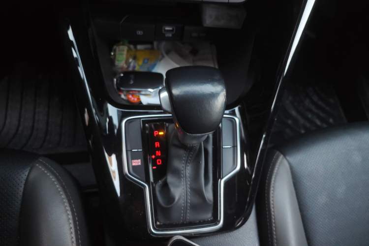 Used Kia Sportage R 2018 2.0L Automatic Smart Luxury Version China V Standard Gear Lever