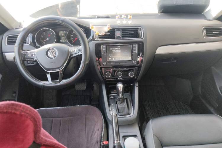 Used Volkswagen Sagitar 2017 1.6L Automatic Comfort Model
