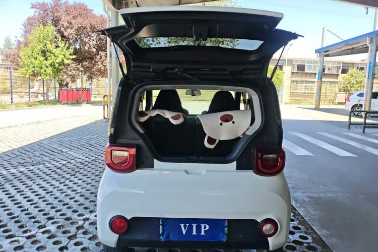 Used Chery QQ Ice Cream 2022 170km Sundae Phosphate Lithium-Ion Trunk