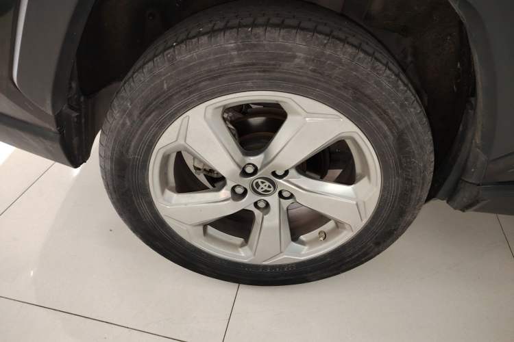 Used Toyota RAV4 2021 2.0L CVT Two-Wheel Drive Fashion Edition Right Rear Wheel Hub