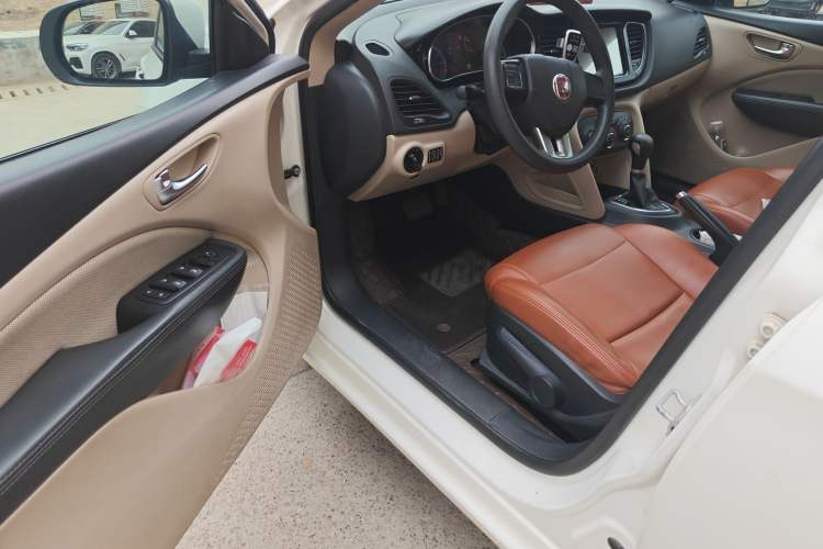 Used Fiat Viaggio 2012 1.4T Automatic Enjoyment Edition
