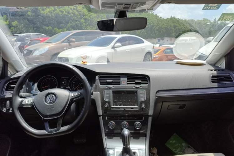 Used Volkswagen Golf 2017 230TSI Automatic Luxury Million-Vehicle Commemorative Edition
