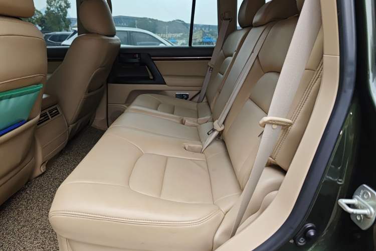 Used Toyota Land Cruiser 