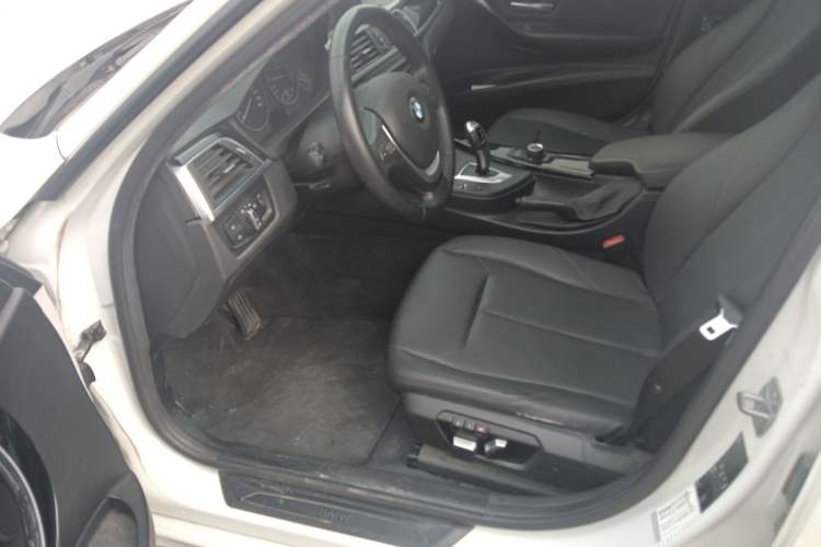 Used BMW 3 Series 2016 316i Fashion Model
