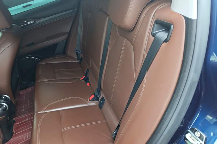 Used Alfa Romeo Stelvio 2017 2.0T 200HP Elite Edition Left Rear Seat