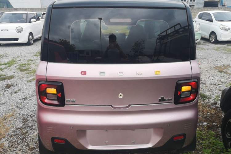 Used Geely Galaxy Panda 2023 Panda Mini 200km Dynamic Bear Rear