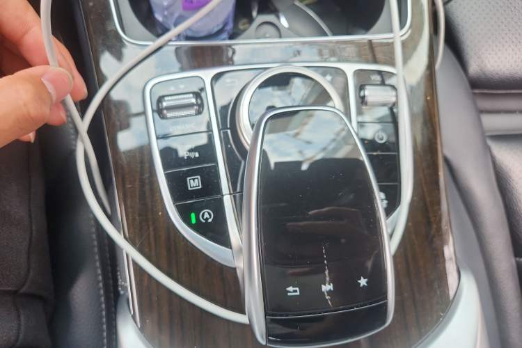 Used Mercedes-Benz GLC 2018 Facelifted GLC 260 4MATIC Dynamic Edition Gear Lever