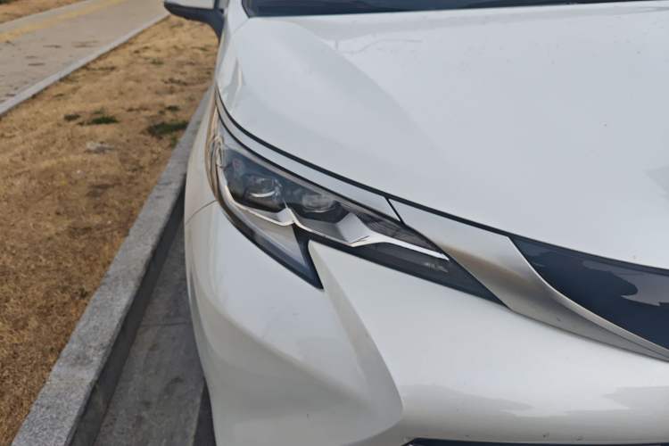 Used Toyota SIENNA 2021 2.5L Hybrid Platinum Edition