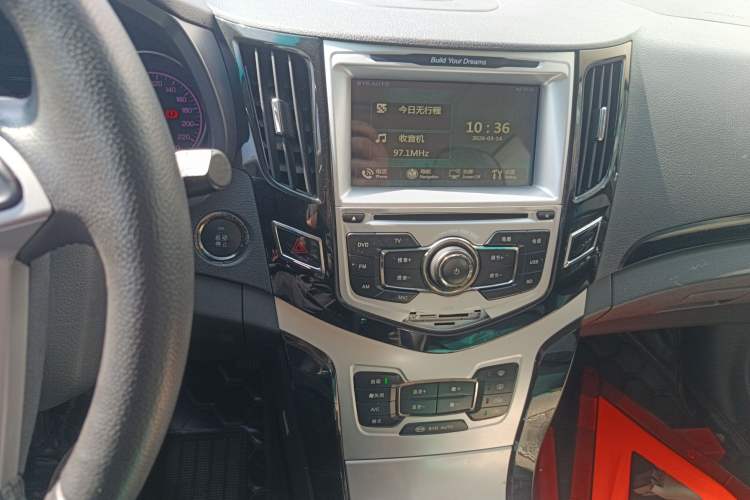 Used BYD Surui 2013 1.5L Manual Luxury Model Audio And AC Panel