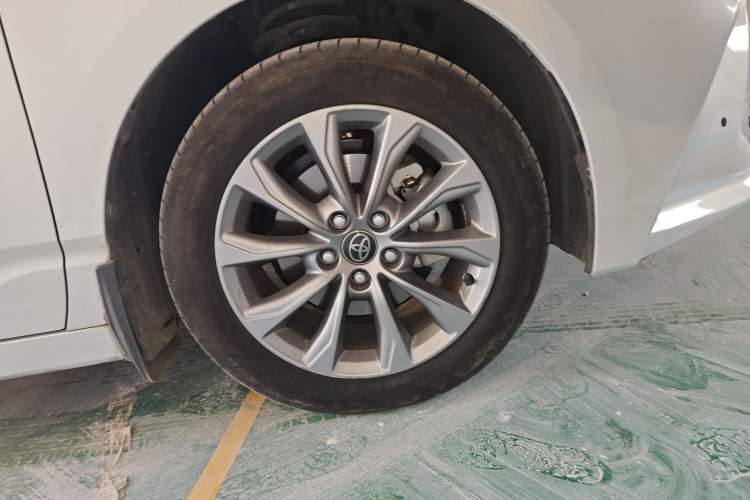 Used Toyota Avalon 2024 2.0L Ambition Edition Right Front Wheel Hub