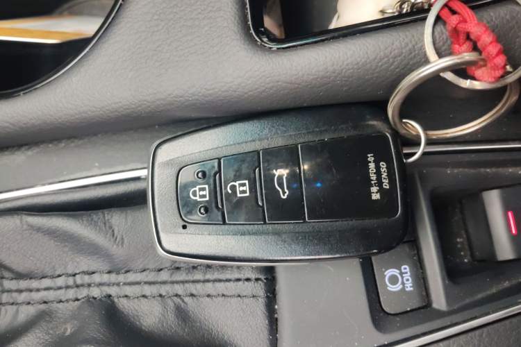 Used Toyota Avalon 2019 2.0L Ambition Edition China VI