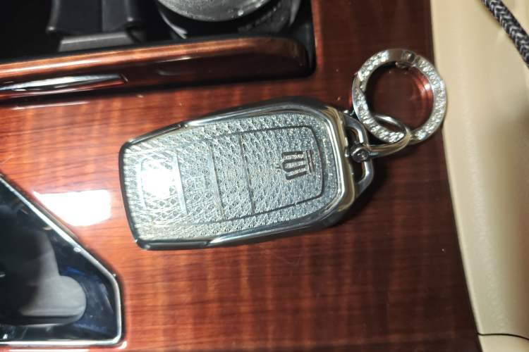 Used Toyota Crown 2015 2.0T Fashion Edition
