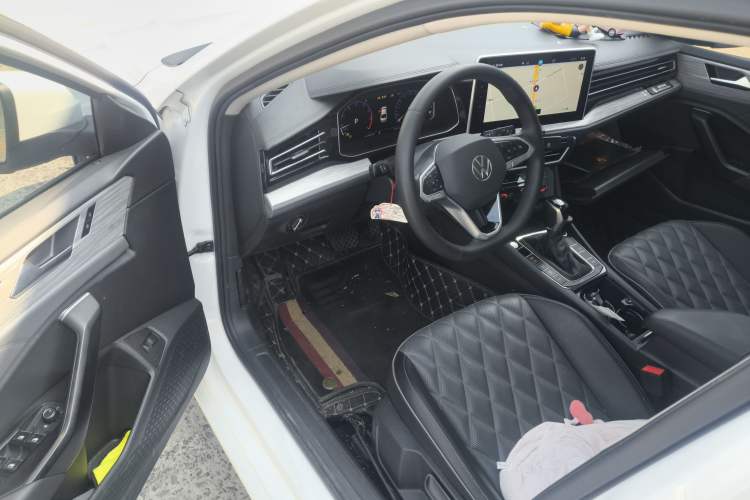 Used Volkswagen Sagitar 2023 280TSI DSG Excellence Edition Driver Seat