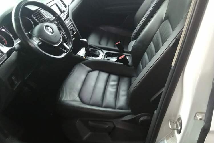 Used Volkswagen Golf 2015 1.4TSI Sportsvan Left Front Seat