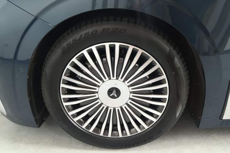 Used VOYAH Dream 2025 PHEV Four-Wheel-Drive Flagship Kunpeng Edition Exterior 4