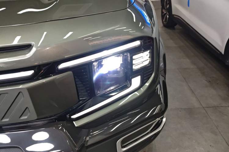 Used Deepal G318 2025 Worry-Free Cross-Country Edition Four-Wheel Drive Distant Mountains Version
