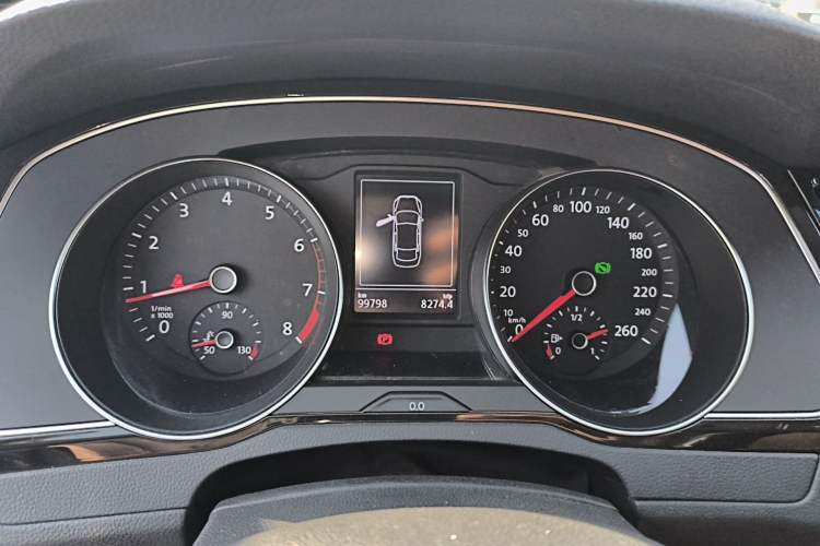 Used Volkswagen Magotan 2018 330TSI DSG Advanced Model Instrument Cluster