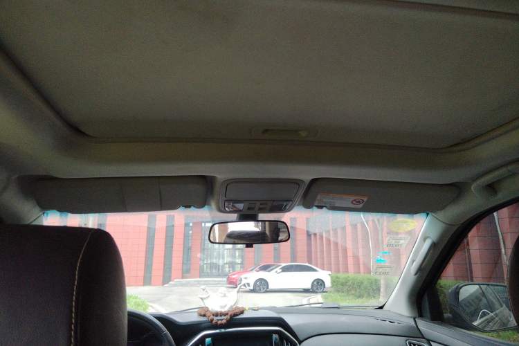 Used JMC Yusheng S350 2016 2.0T Automatic Two-Wheel Drive Gasoline Luxury Version with Sunroof 5 Seats