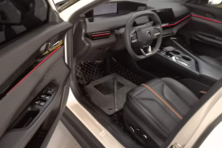 Used CHANGAN UNI-V 2024 1.5T Prestige Edition
