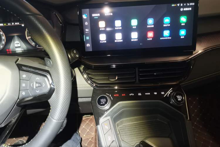 Used Lynk & Co 06 2023 Remix 1.5T Dynamic Halo Audio And AC Panel