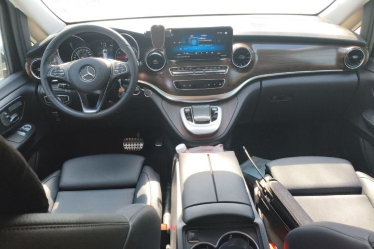 Used Mercedes-Benz V-Class 2022 V 260 Avantgarde Edition