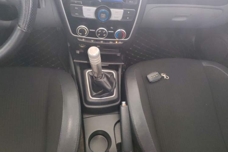 Used Soueast V3 Lingyue 2015 1.5L Manual Style Edition
