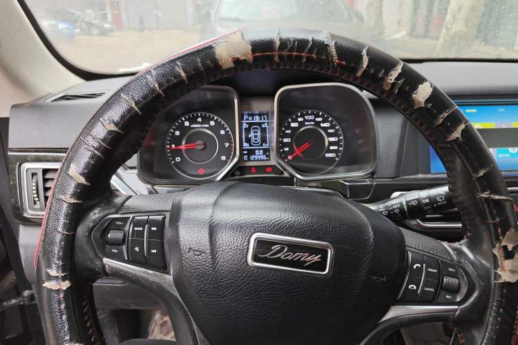 Used Zotye Domy X5 2017 Upgraded Model 1.5T CVT ZhiXian Edition Instrument Cluster