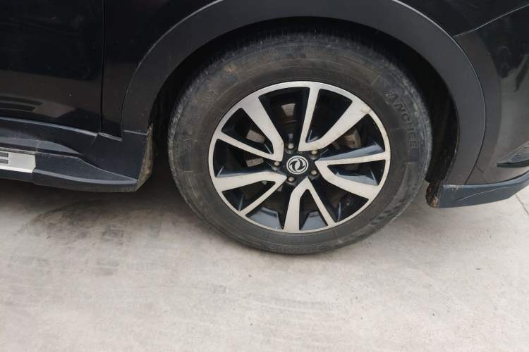 Used Dongfeng Fengon 580 2016 1.5T Manual Luxury Edition
