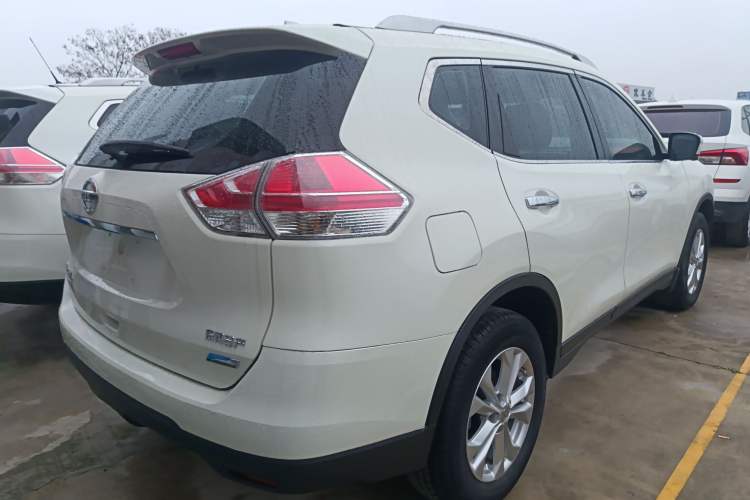 Used Nissan X-Trail 2015 2.0L CVT Comfort MAX Edition 2WD
