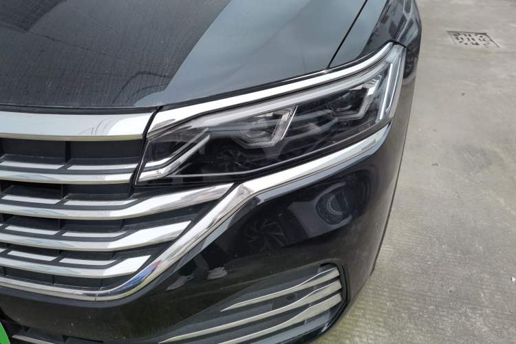 Used Volkswagen Viloran 2024 380TSI Premium Edition