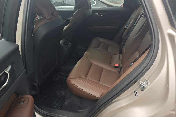 Used Volvo XC60 2023 B5 4x4 Smart Luxury Edition Left Rear Seat