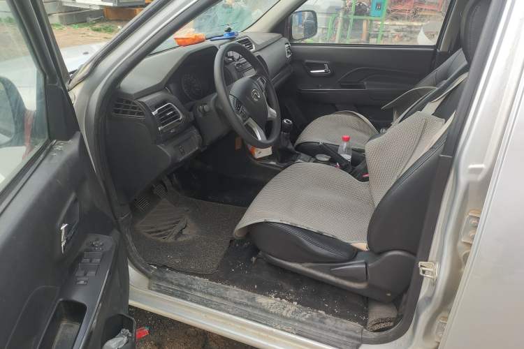 Used Great Wall Wingle 5 2017 2.4L European Version Gasoline Two-Wheel Drive Entry-Level Big Double Cab 4G69S4N