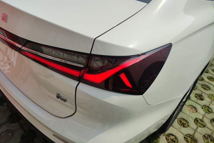 Used Roewe i5 2023 1.5L CVT Luxury Edition