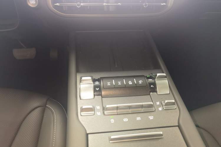 Used Tank 300 2025 2.0T Conqueror
