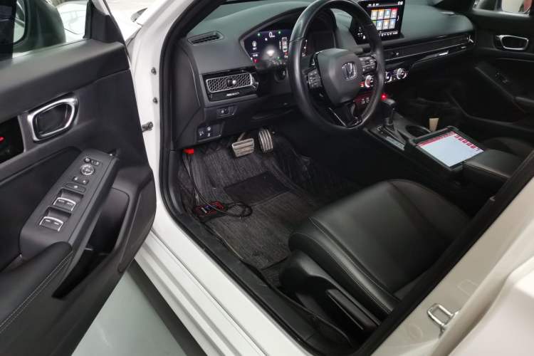 Used Honda Civic 2022 240TURBO CVT Dynamic Edition Driver Seat