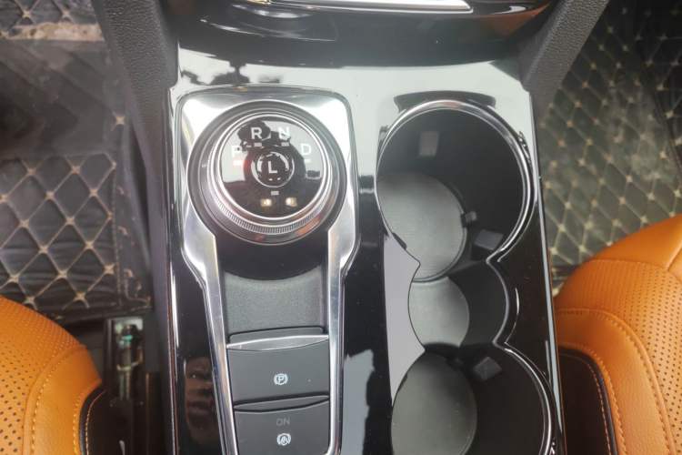 Used Ford Escape 2020 EcoBoost 245 Four-Wheel Drive Luxury Edition
