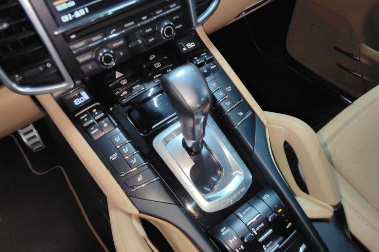 Used Porsche Cayenne 2014 Cayenne Platinum Edition 3.0T